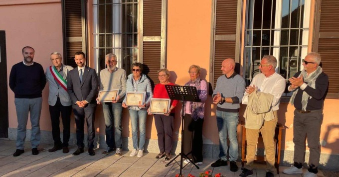 A Mezzomerico festa della comunità: il Comune premia i suoi cittadini speciali