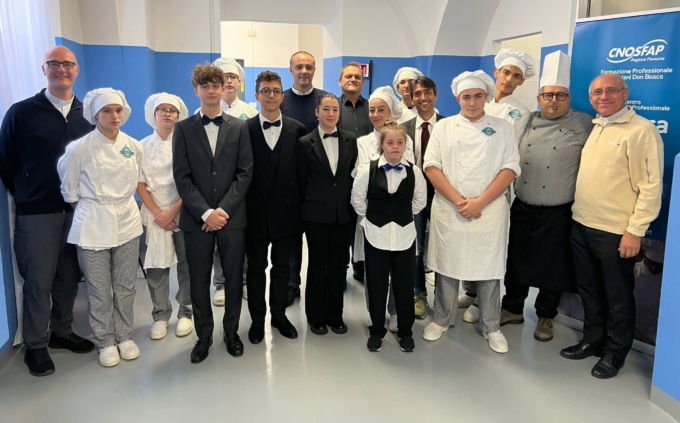 Il presidente Binatti alla consegna degli attestati di qualifica del corso Cnos-Fap con l’Istituto San Lorenzo