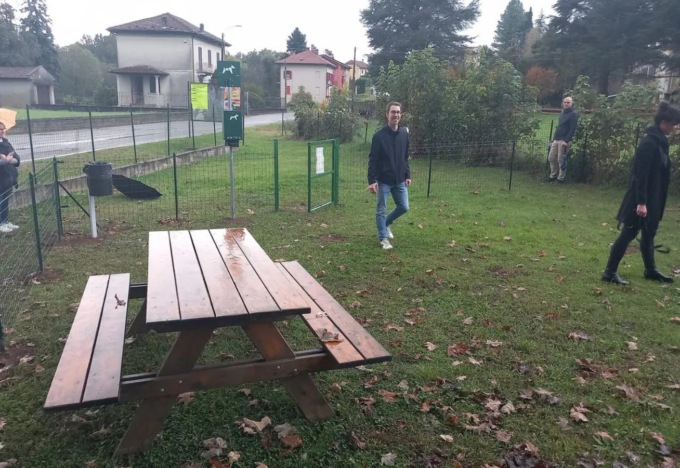 Maggiora ha aperto uno spazio riservato ai cani nel parco di via Dante