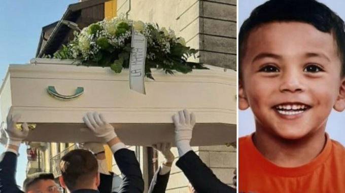 A Cameri folla commossa per il piccolo Andrè: “Una stella che continuerà a brillare”