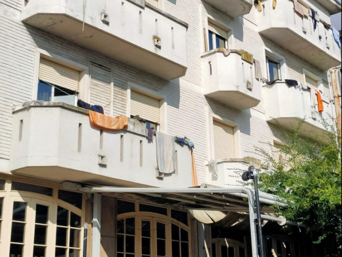 Centro per migranti all’ex hotel Victoria: petizione al Prefetto contro il degrado