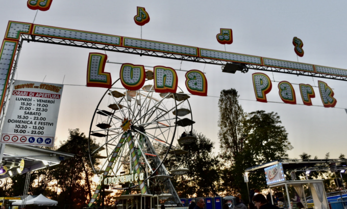 A Novara è tornato il Luna park delle Streghe e domenica arrivano i… dinosauri!
