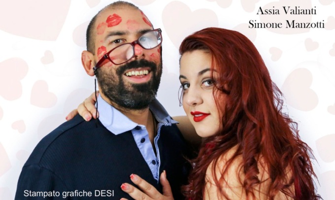 “La rossa del Roxy Bar”: spettacolo teatrale a Trecate