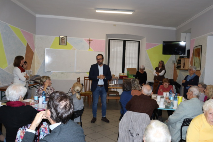 Riapertura del centro anziani a Paruzzaro