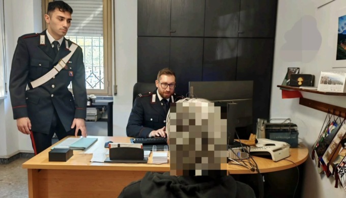 Truffatrice chiede informazioni al carabiniere in borghese che la sta pedinando: arrestata