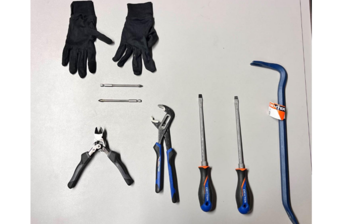 Ladri entrano in casa ma ci sono i proprietari: uno scappa, l’altro viene arrestato a Romentino