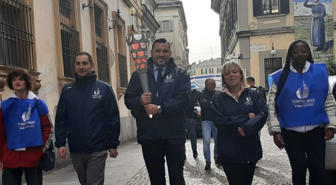 Tappa novarese per la fiaccola degli University games invernali Torino 2025