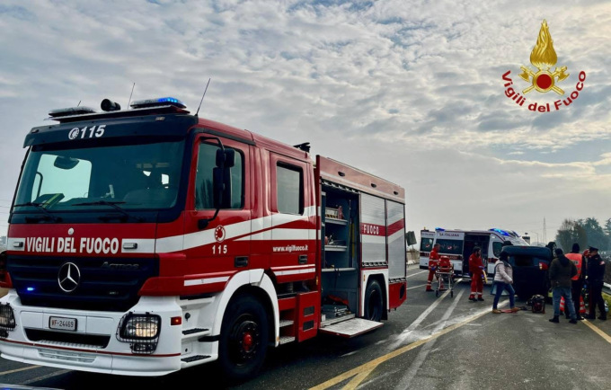 Auto ribaltata a Novara sulla Provinciale 229