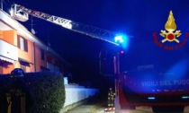 Galliate: garage in fiamme nella notte