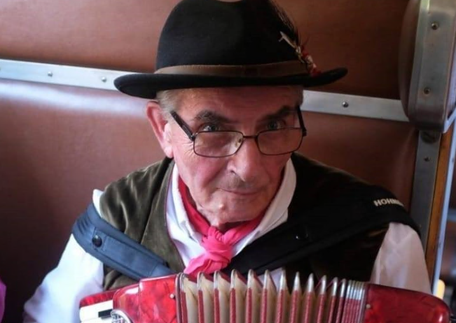Borgomanerese in lutto per la morte di Angelo Comoli, “Parlava con la musica”