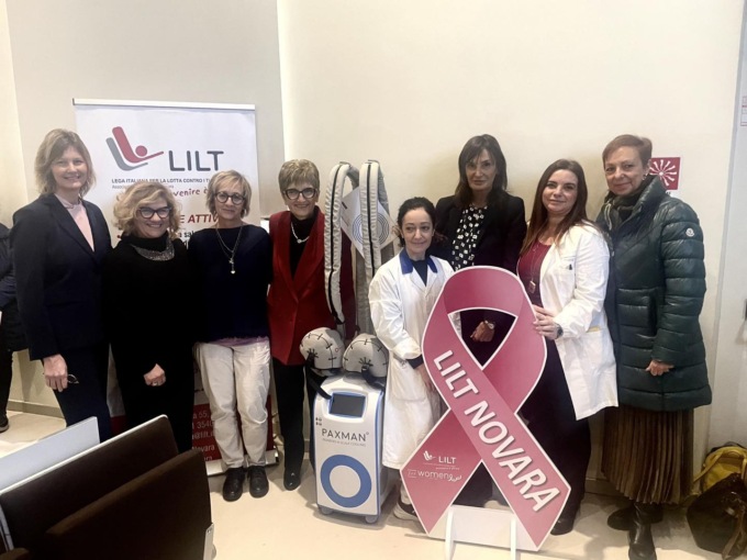 Prezioso dono per l’Oncologia di Novara: un apparecchio che riduce la perdita dei capelli