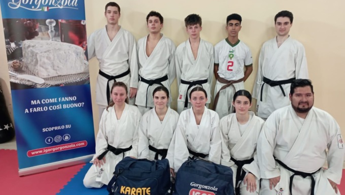 I karateki della San Sui Kan Novara a Parabiago per il passaggio di grado