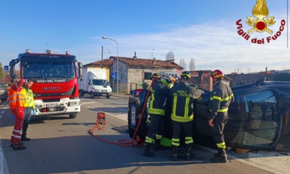 Incidente ad Arona, i pompieri estraggono un ferito