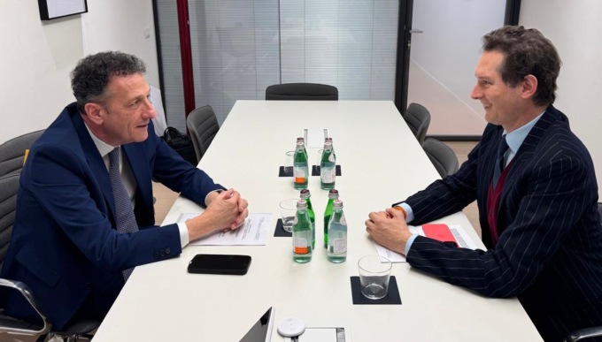 Gusmeroli incontra Elkann: audizione in parlamento il 19 marzo su Stellantis