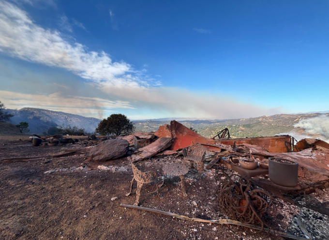 Anche una coppia castellettese ha perso tutto nei terribili incendi in California