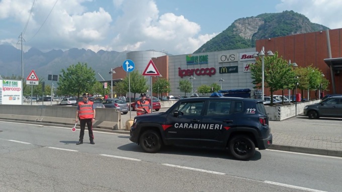 Gravellona Toce: picchia la moglie, poi la minaccia di morte