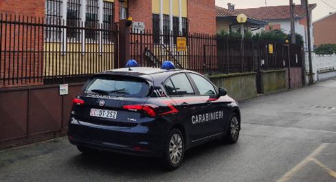Rapina in sala giochi a Galliate: ferito un dipendente