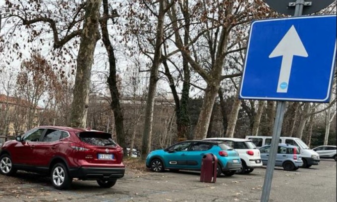 Novara, parcheggi dell’ospedale: stop alle tariffe agevolate per i dipendenti