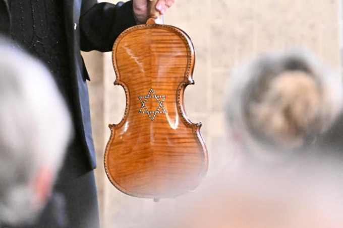 Musica per non dimenticare: lunedì 20 gennaio a Domodossola suona il “violino della Shoah”