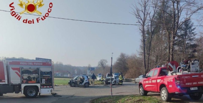 Incidente a Castelletto Ticino: tre veicoli coinvolti