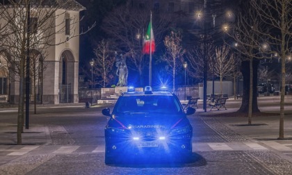 Braccialetto elettronico per non avvicinarsi alla moglie ma la continua a tormentare: arrestato