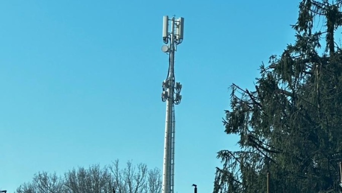 Pd Castelletto: “Il comune non ha potuto opporsi all’antenna di telefonia”