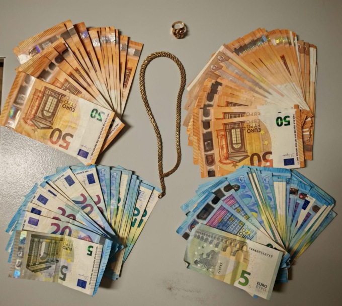 Anziana truffata da un falso carabiniere riesce a fare arrestare due malviventi