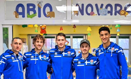 I calciatori del Novara FC in visita ai piccoli pazienti dell'ospedale Maggiore