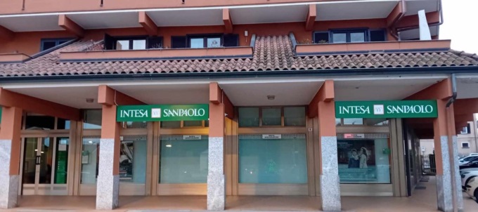 Chiude la filiale di Banca Intesa San Paolo (compreso il bancomat) a Gattico Veruno