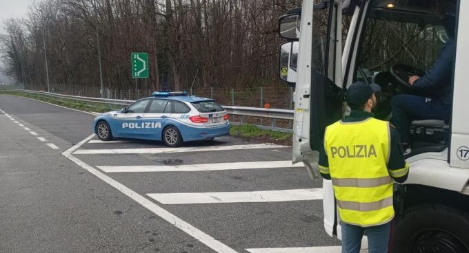 Autista di autobus per una gita scolastica positivo all’alcoltest prima della partenza