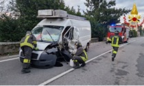 Frontale tra autocarro e macchina stamattina a Oggebbio