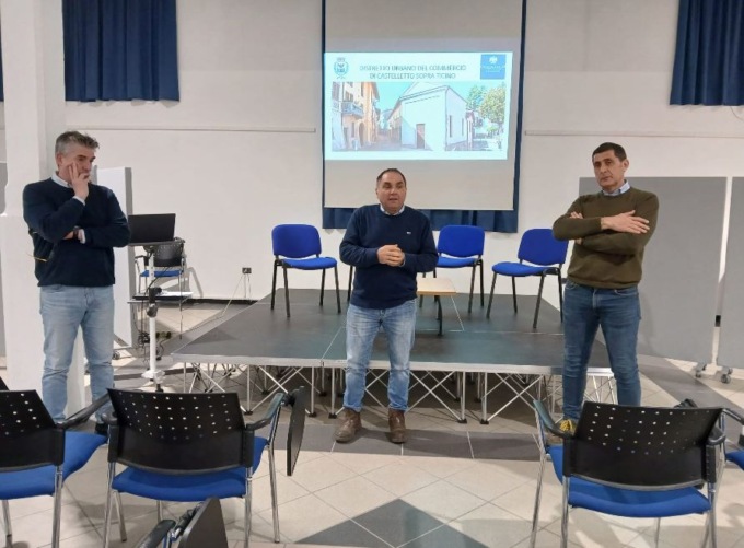 Un bando da 30 mila euro per i negozi del centro di Castelletto
