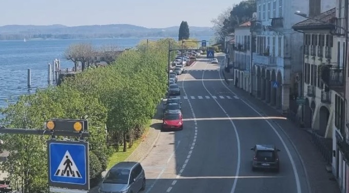 Sicurezza stradale a Lesa lungo il Sempione: due nuovi attraversamenti pedonali