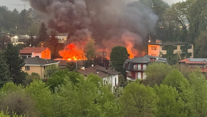 Incendio a Dormelletto: valori nella norma, resta l’obbligo di tenere chiuse le finestre