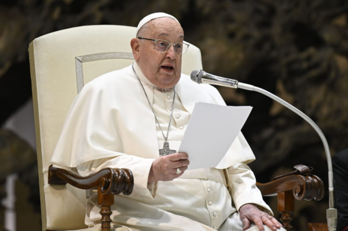 Il cordoglio e la preghiera della Chiesa novarese per Papa Francesco