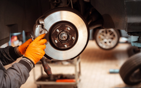 Auto vecchie, nuovi rischi: cosa controllare nella propria auto prima che sia troppo tardi?