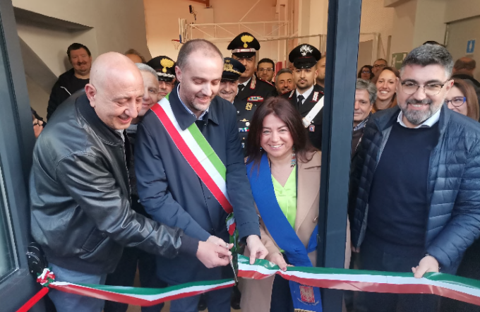 Nuova bufera politica a Trecate: palazzetto senza certificato antincendio