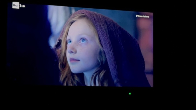 Una bimba castellettese in tv nelle serie “Costanza” della Rai