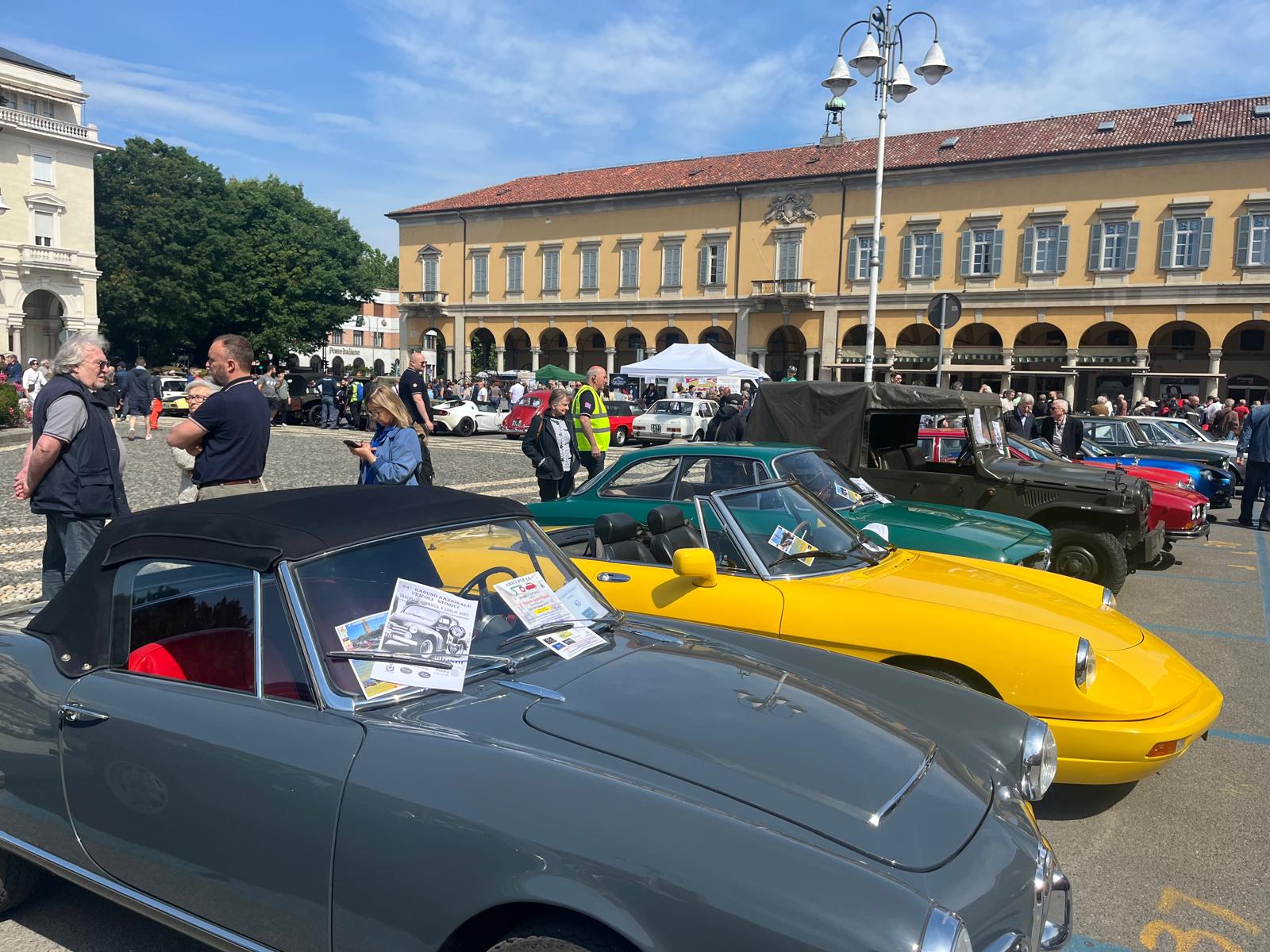 raduno auto d'epoca novara