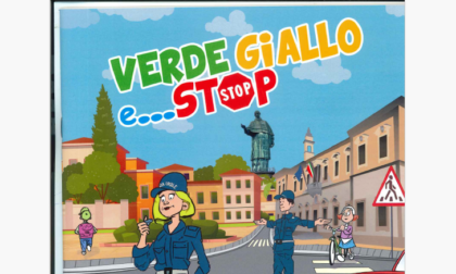 Manuale di educazione stradale distribuito nelle scuole di Arona
