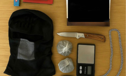 La polizia di Verbania arresta un minore per spaccio e porto abusivo d'armi