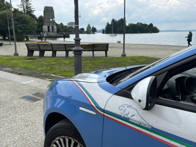 Sorpreso con arnesi da scasso a bordo di un’auto: denunciato dalla Polizia di Verbania