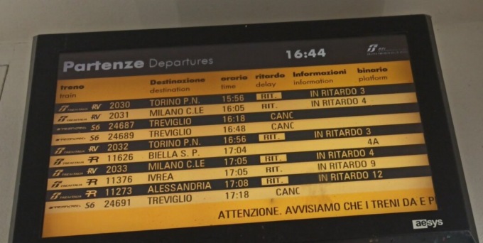 Novara, guasto elettrico in stazione: disagi e ritardi