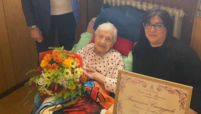 E’ Francesca Caviggioli, con i suoi 103 anni, la mamma più anziana di Trecate