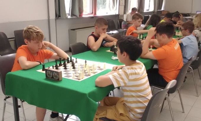 Campionati di scacchi delle scuole elementari con la Scacchistica Novarese