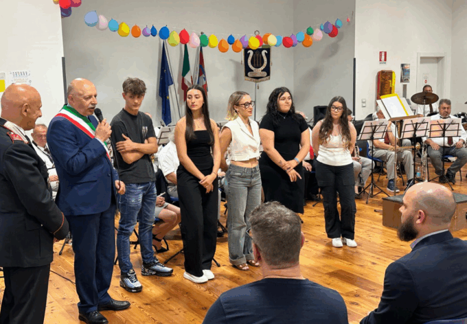 A Suno e Bogogno la Festa della Repubblica con il dono della Costituzione ai neo 18enni