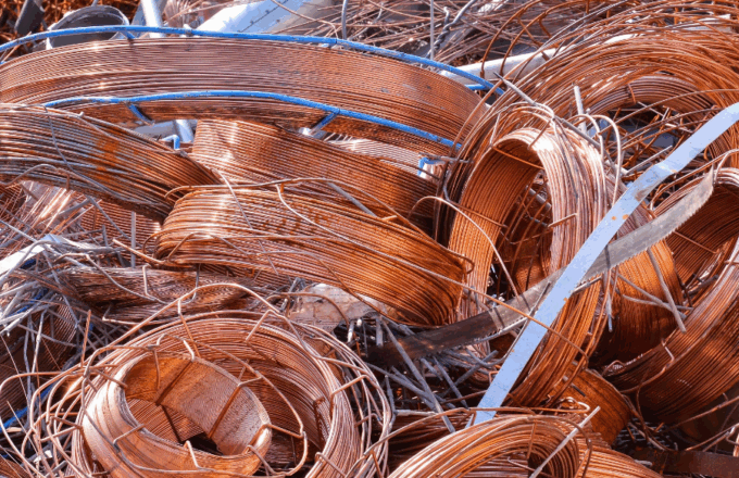 Cerano, arrestato 23enne per furti aggravati di metalli nelle aziende