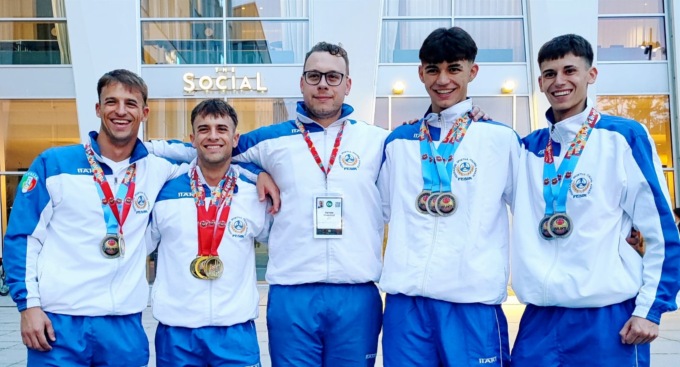 Karate, trionfo mondiale per la Kenshukai di Agrate Conturbia: quattro atleti sul podio in Svezia