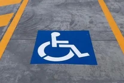 A Lesa beccati furbetti del pass auto disabili