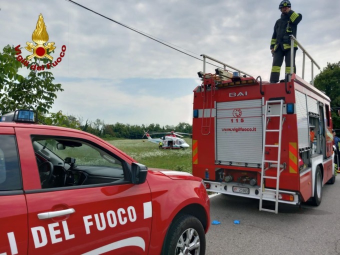 Incidente tra Oleggio e Marano: guidatore sbalzato dall’auto e poi travolto